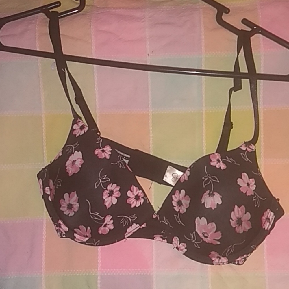 Bras - Picture 2 of 2